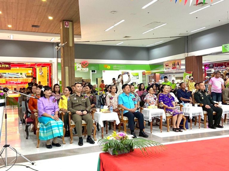 ร่วมเปิดงานมหาสงกรานต์เบิกบานปีใหม่ไทย 2568 ณ ห้างสรรพสินค้าบิ๊กซี สาขาพิษณุโลก